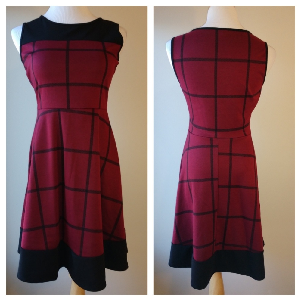 Red or Green Dress - Picture 7 of 8
